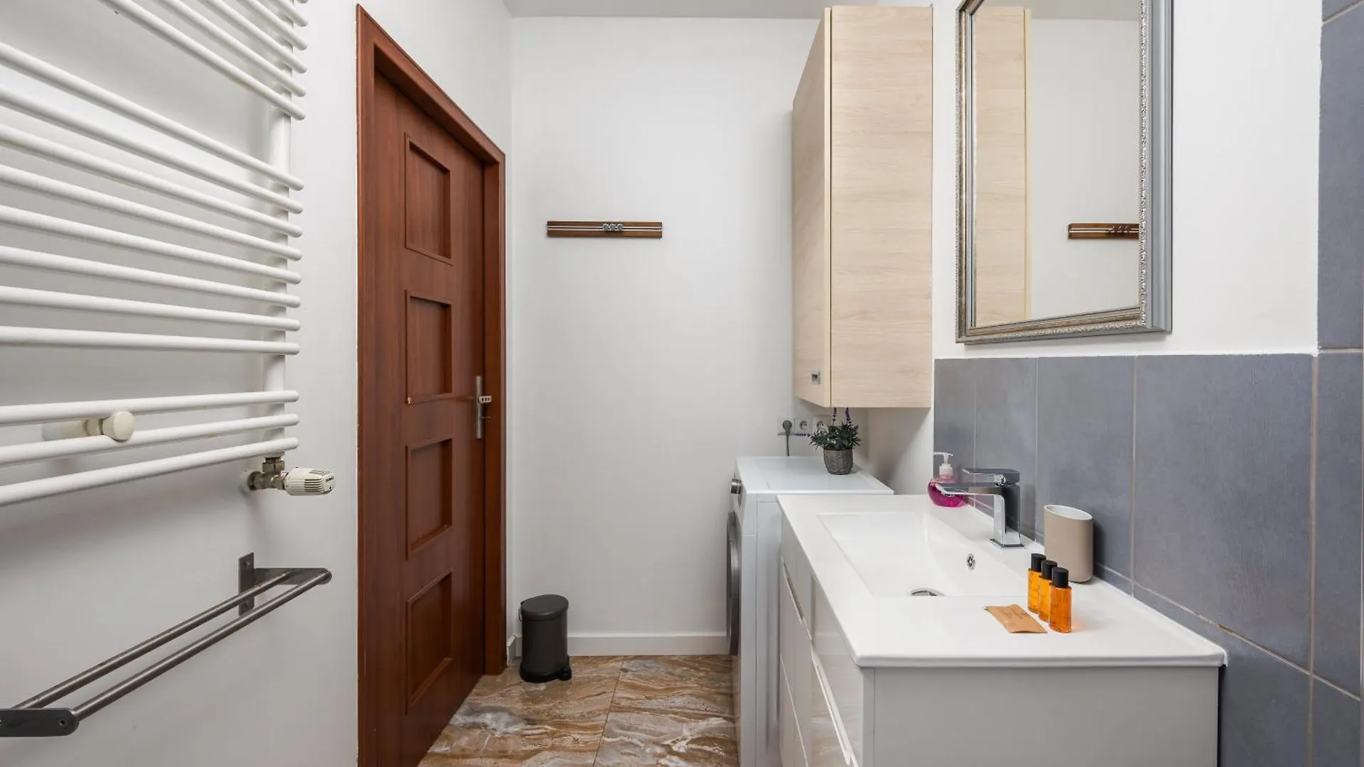 Metro Wilanowska 2-Bedroom Apartment Βαρσοβία 0*,
