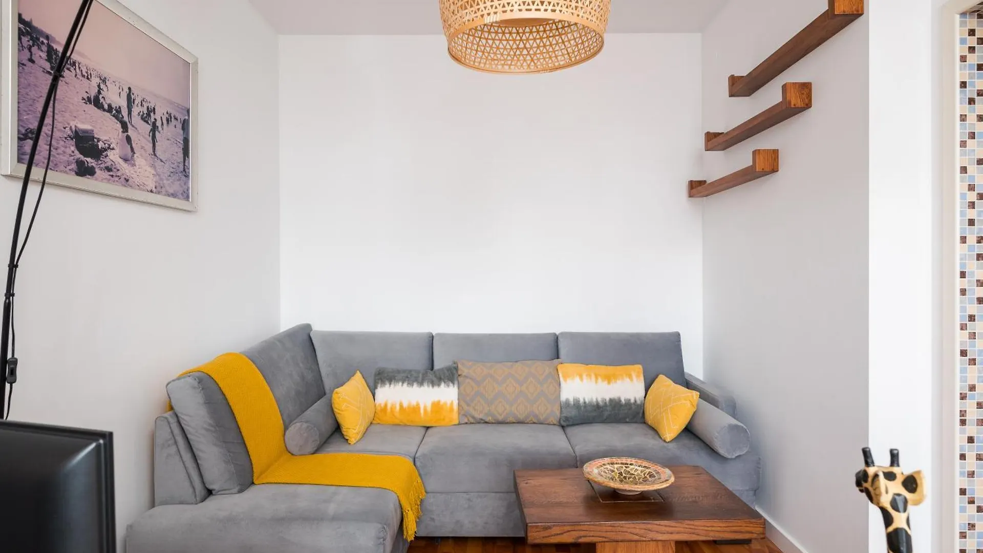 Metro Wilanowska 2-Bedroom Apartment Varsovia